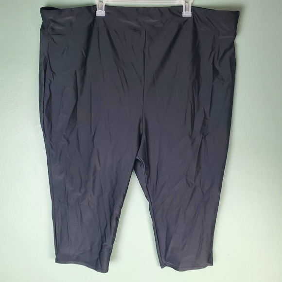 Torrid Women's Black Active High-Rise Capri Swim Legging Size 6 - Picture 2 of 4